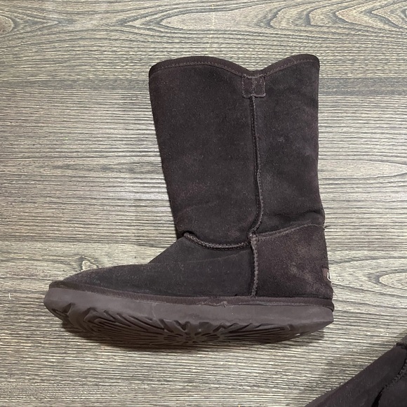UGG Australia Bailey Button Triplet II Sheepskin Boots Wool Lined Brown Size W8 - Picture 3 of 12